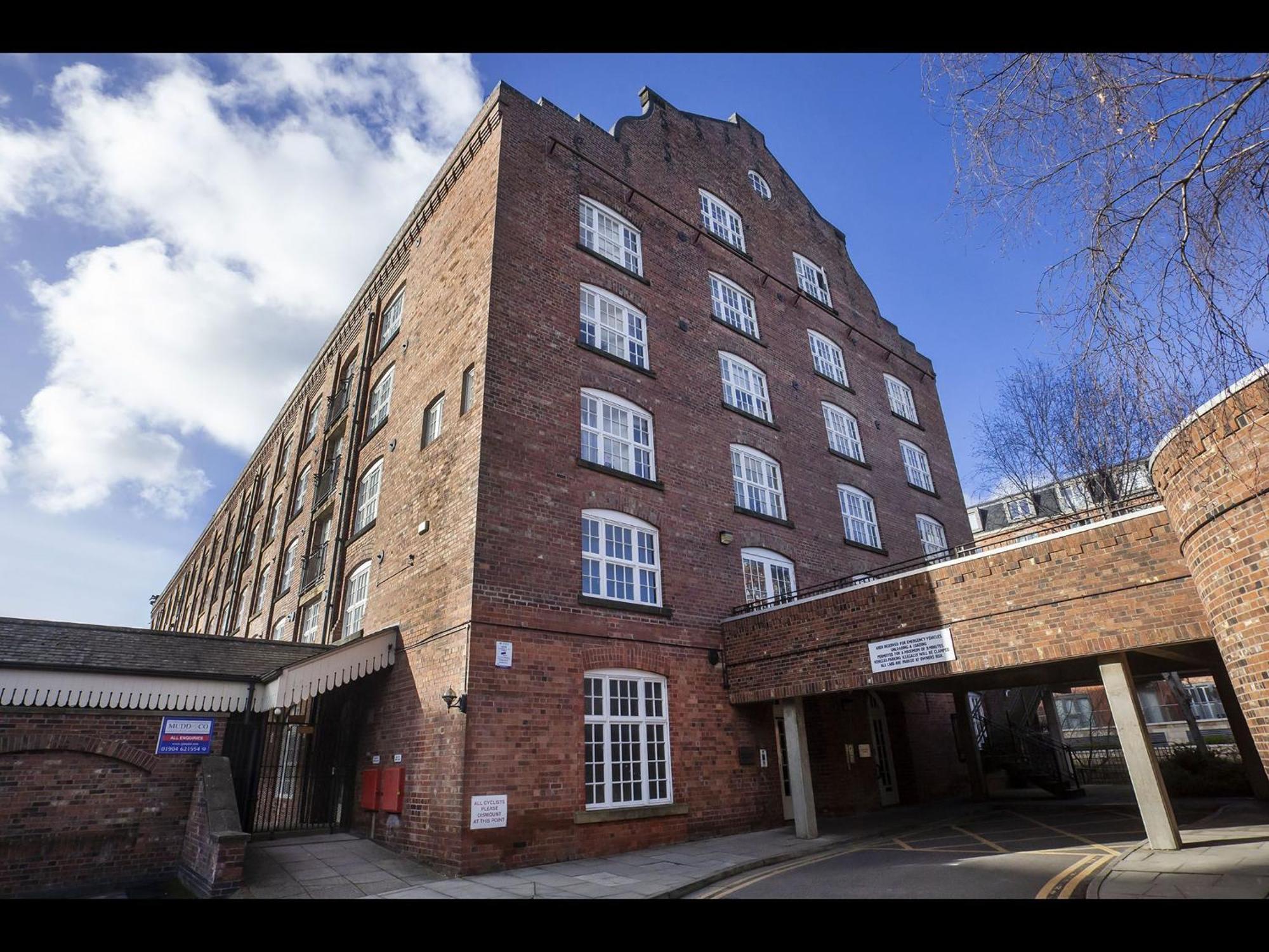 58 Cocoa Suites York Eksteriør billede